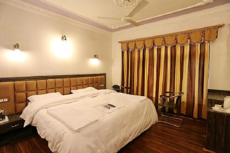 Hotel Ibni Kabeer Srīnagar Exterior foto