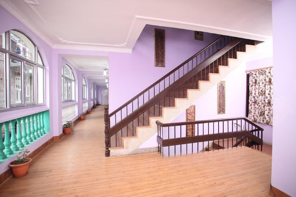 Hotel Ibni Kabeer Srīnagar Exterior foto