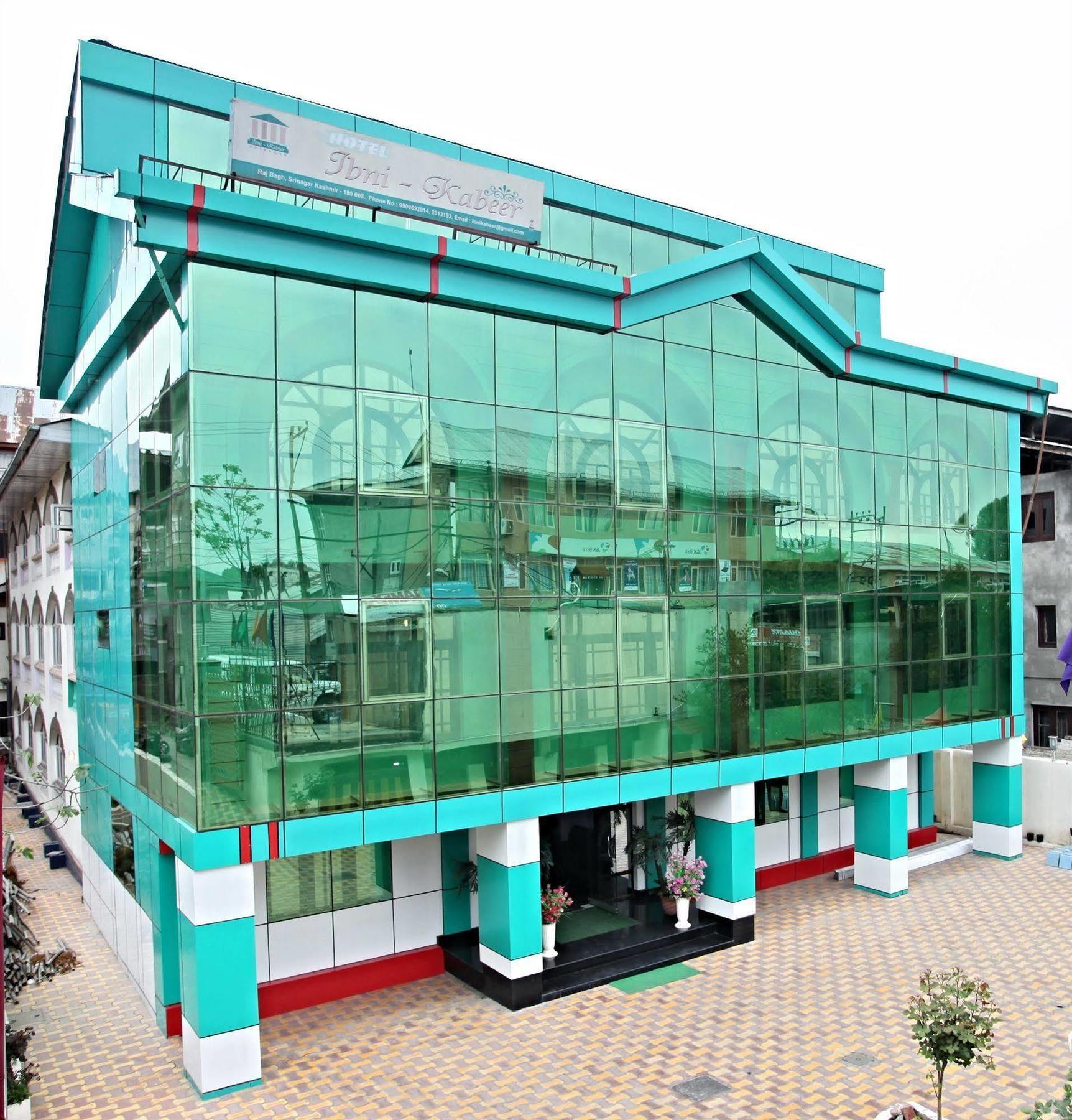 Hotel Ibni Kabeer Srīnagar Exterior foto
